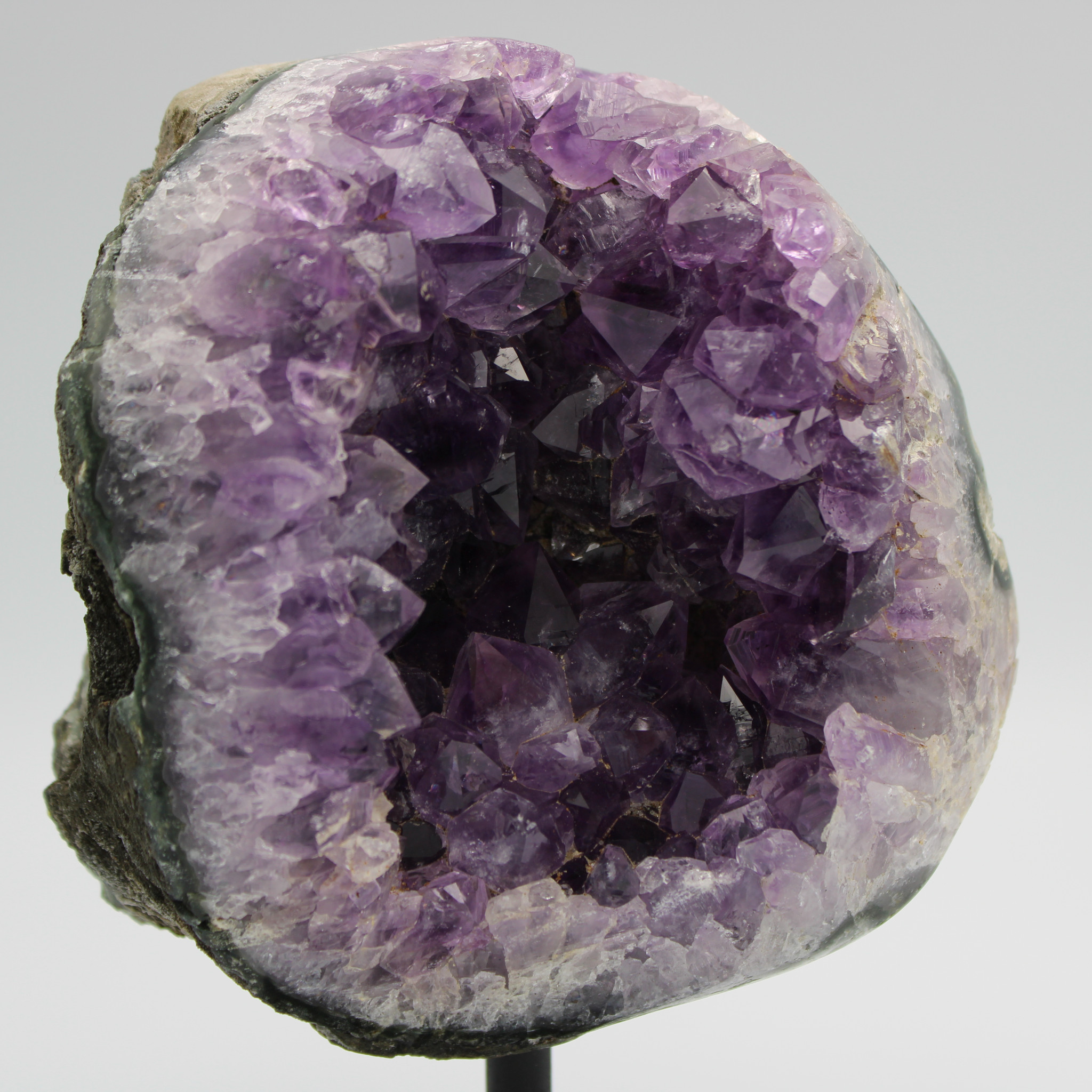 High-quality Purple Amethyst - Freeform on Luxurious Steel Stand, 1930 g (Unique Piece) - Image 2