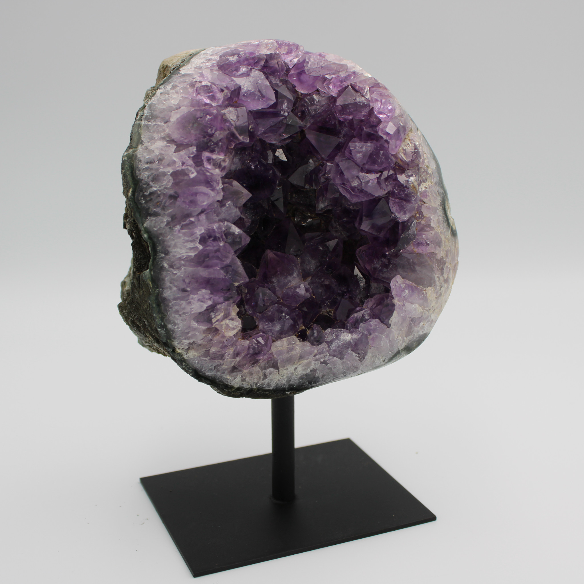high-quality-purple-amethyst-freeform-on-stand