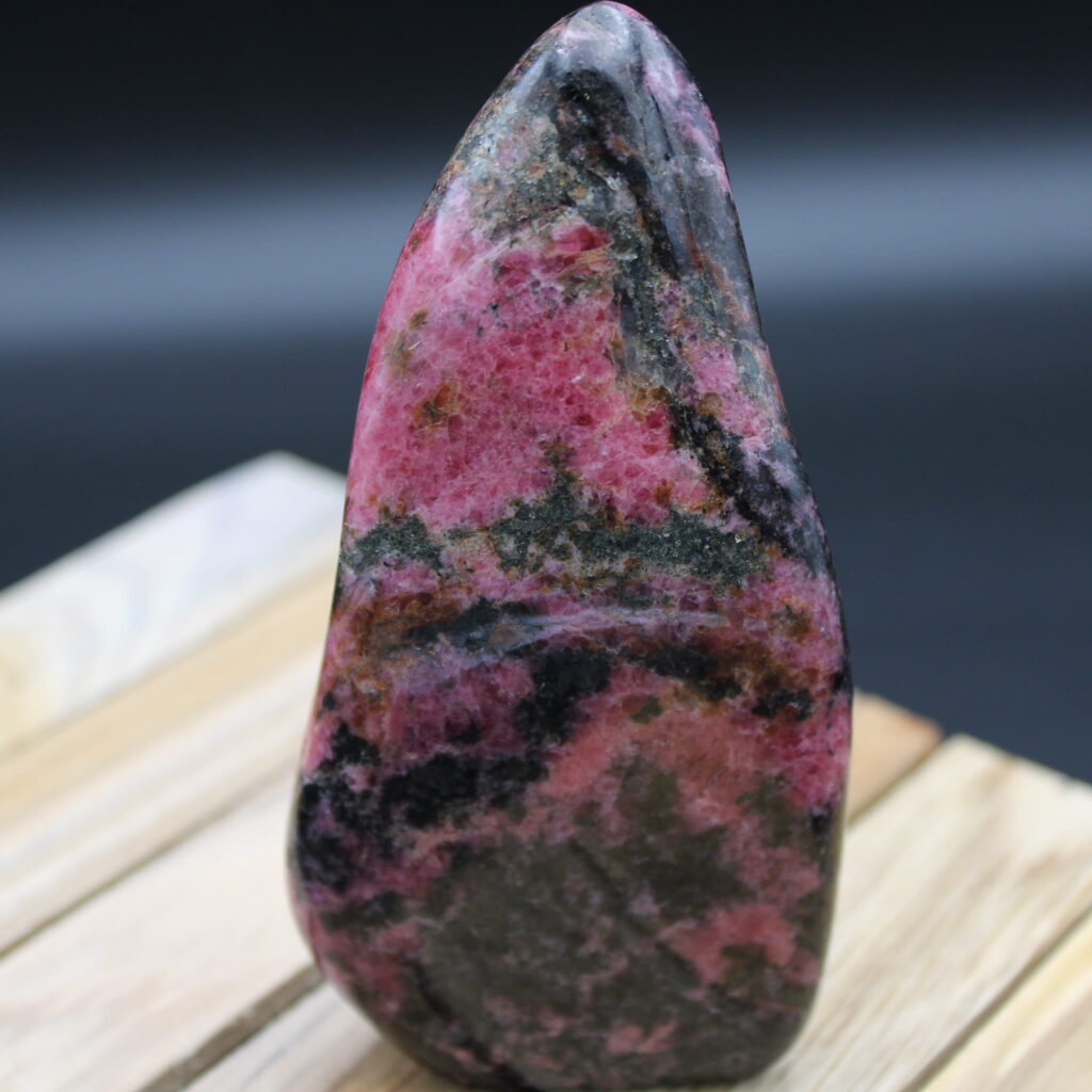  Rhodonit Freeform 418 g Unikat