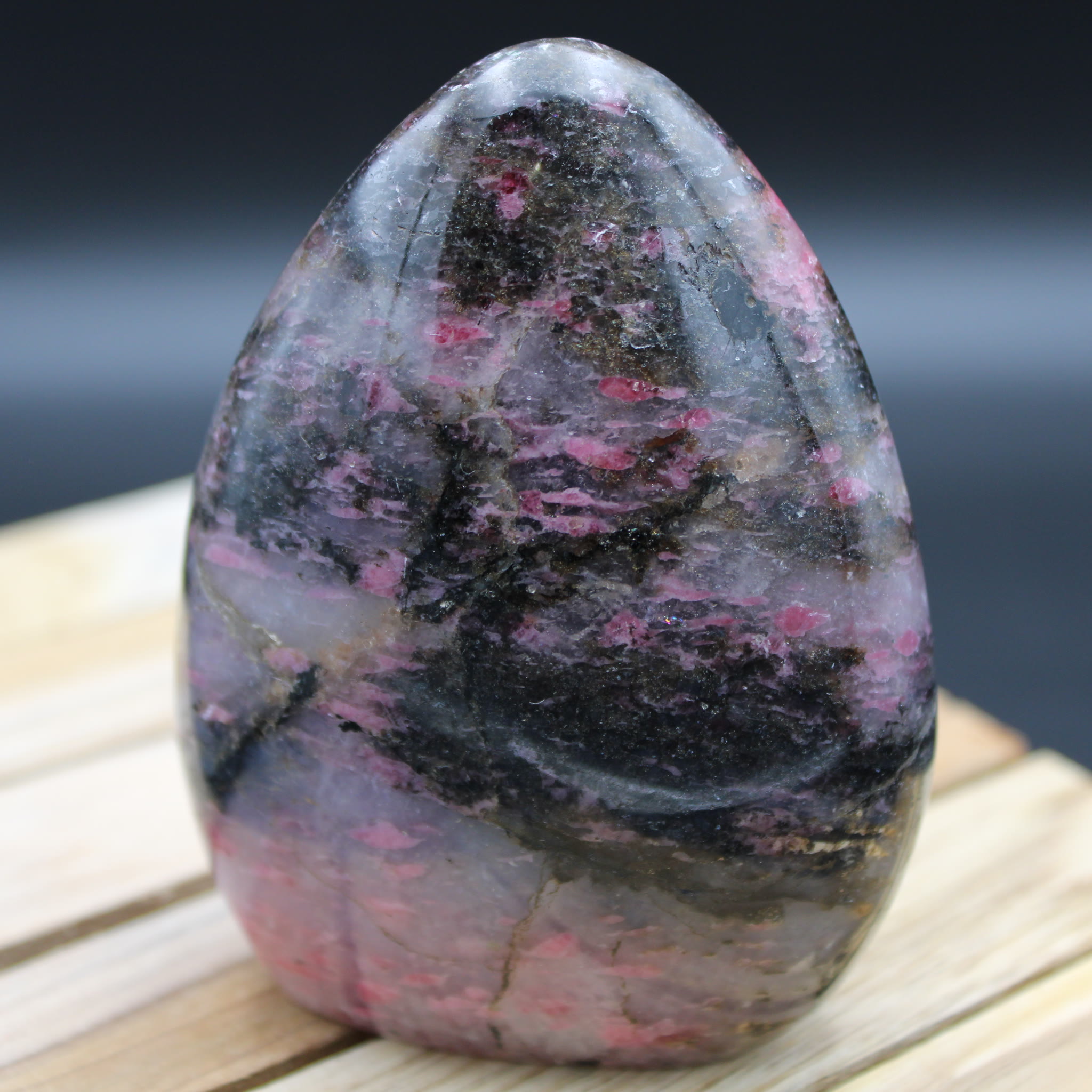 Rhodonit Freeform 494 g Unikat