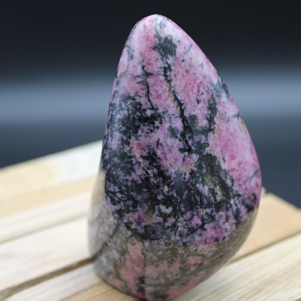  Rhodonit Freeform 452 g Unikat