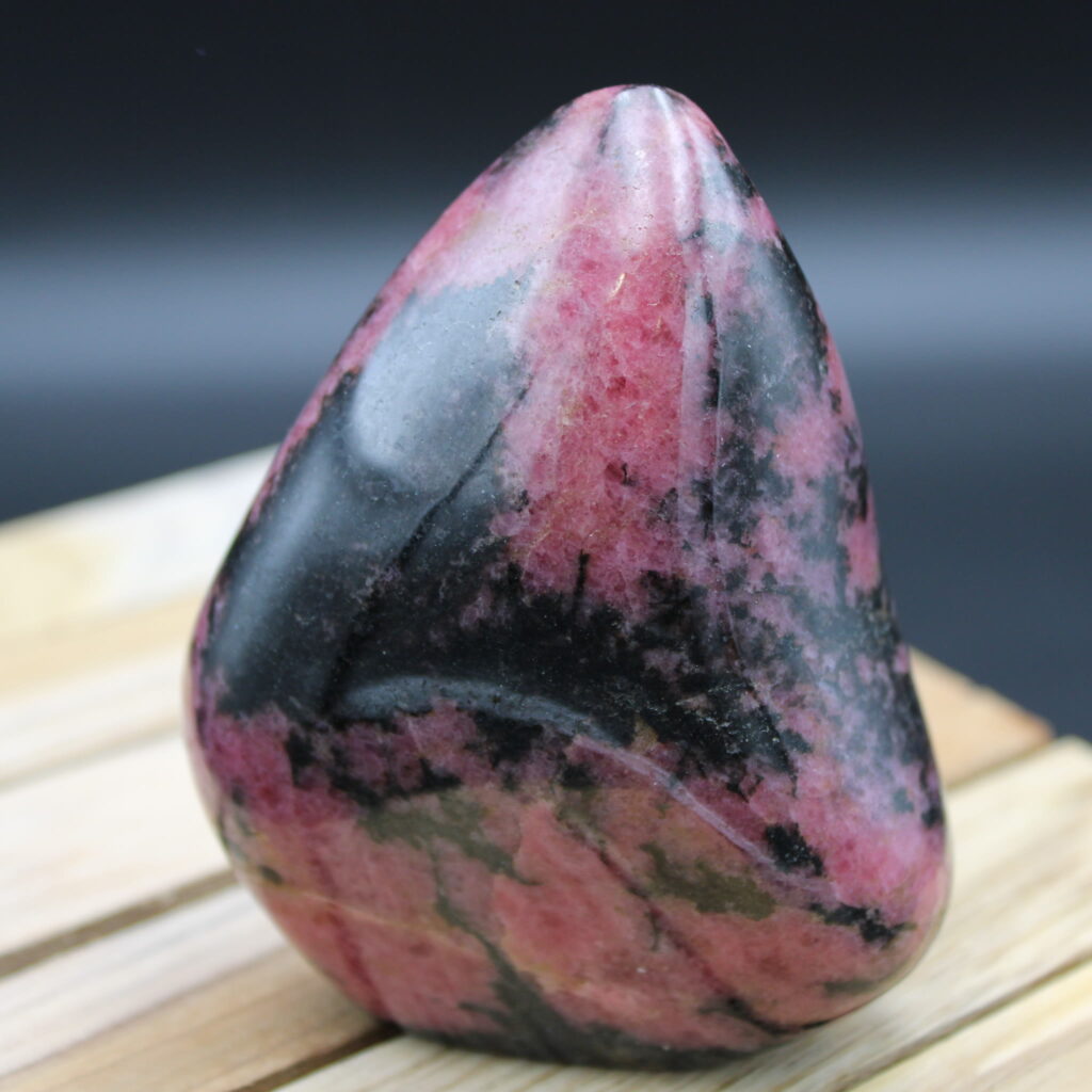  Rhodonit Freeform 476 g Unikat