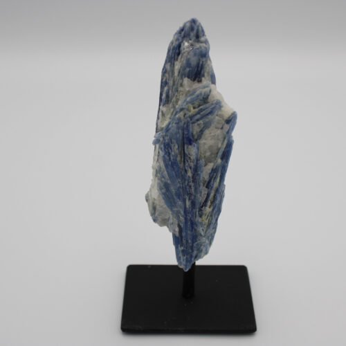 Kyanit-Disthen-on-stand