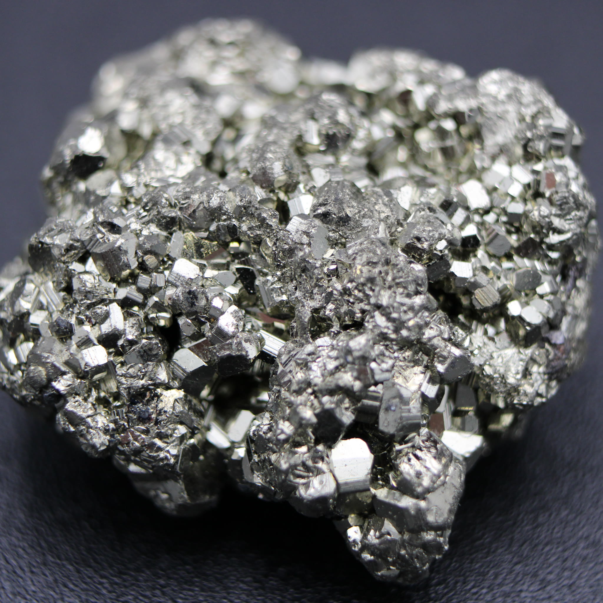 Pyrit Nuggets closeup