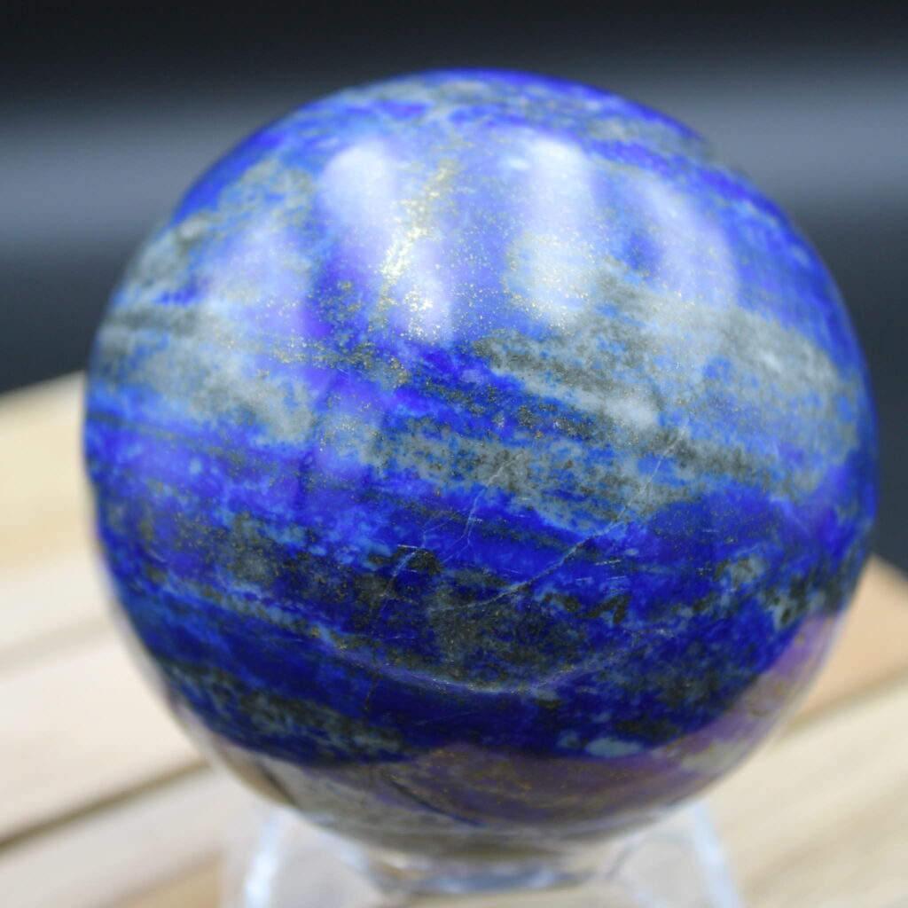  Lapis Lazuli Kugel 579 g Ø 7 cm Unikat