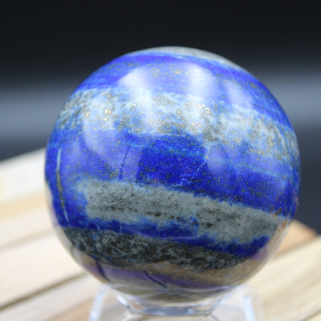   Lapis Lazuli Kugel 531 g Ø 7 cm Unikat