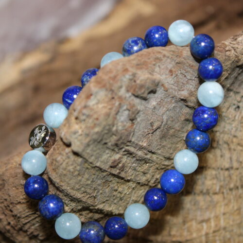Armband Aquamarin Lapislazuli auf Holz