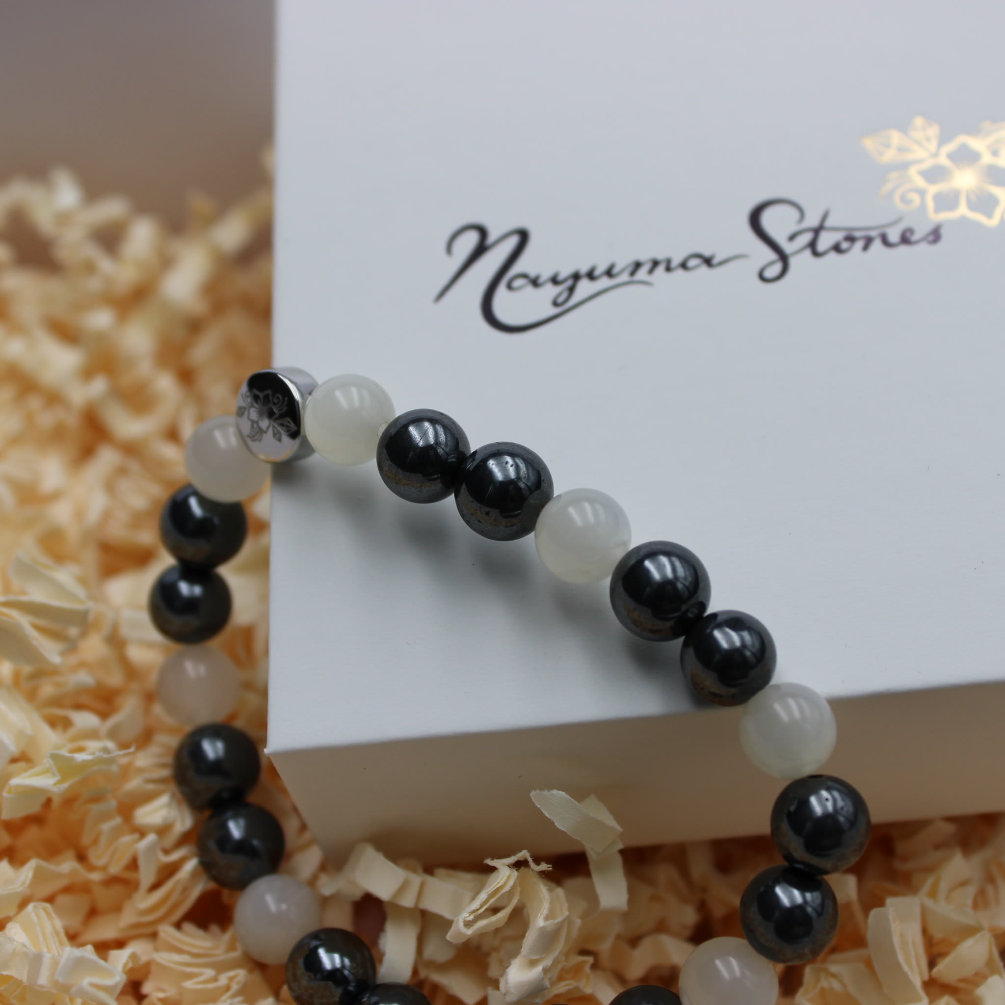 Armband Heller Mondstein Hämatit Box