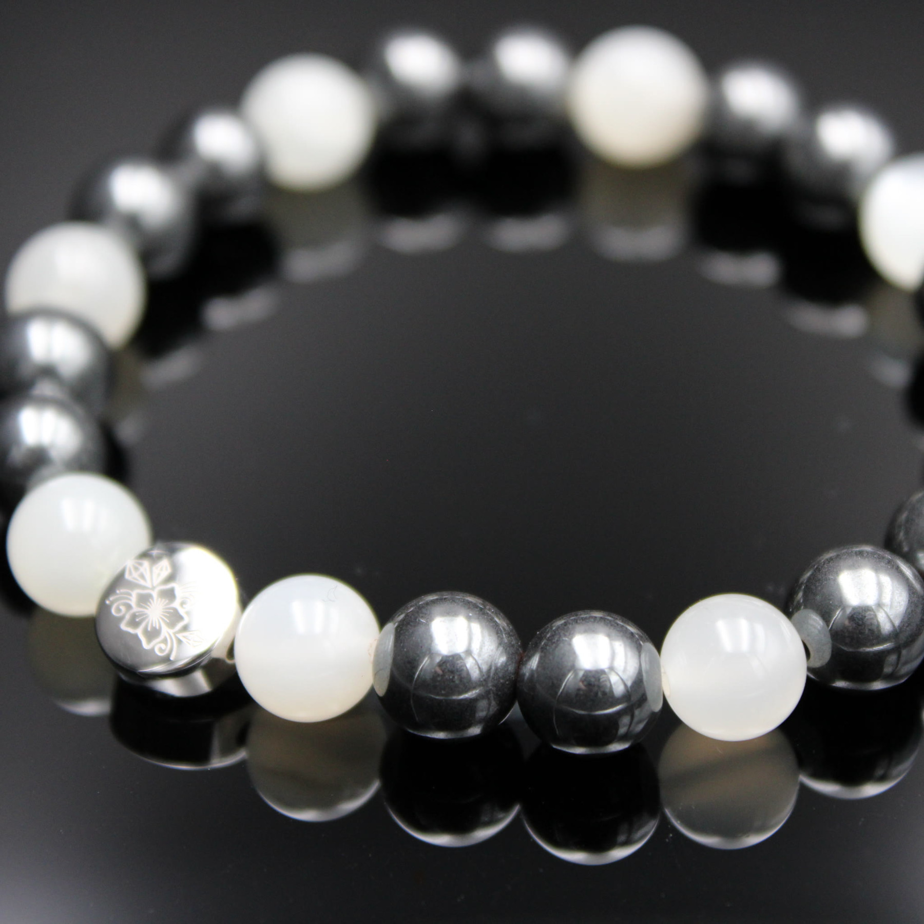 Armband Heller Mondstein Hämatit