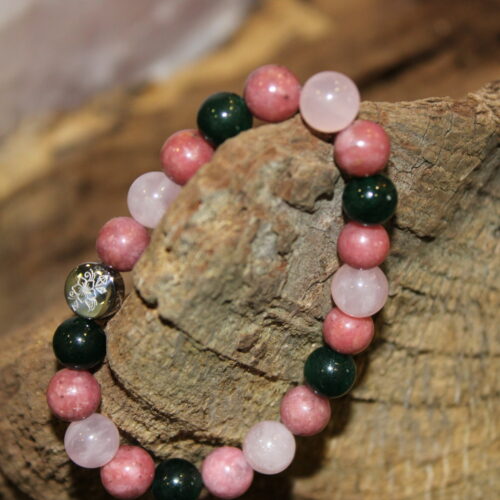 Armband Sternaventurin Rosenquarz Rhodonit auf Holz