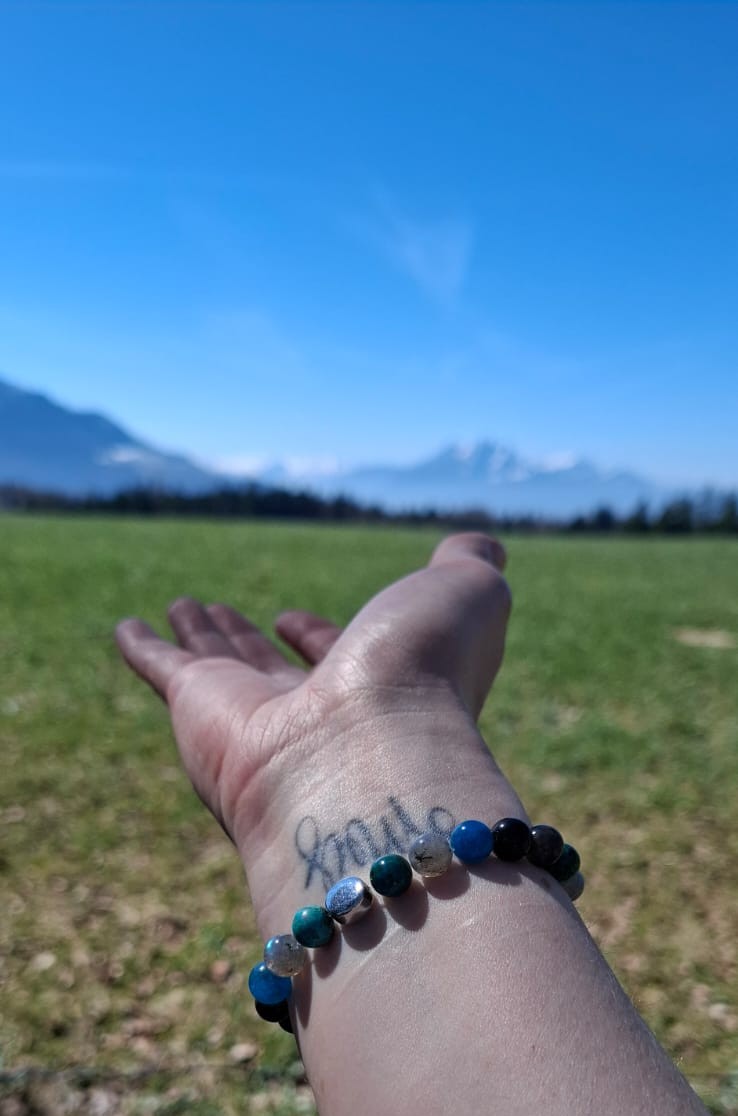 Die Bergweite – Ein Edelsteinarmband für Vertrauen und neue Perspektiven