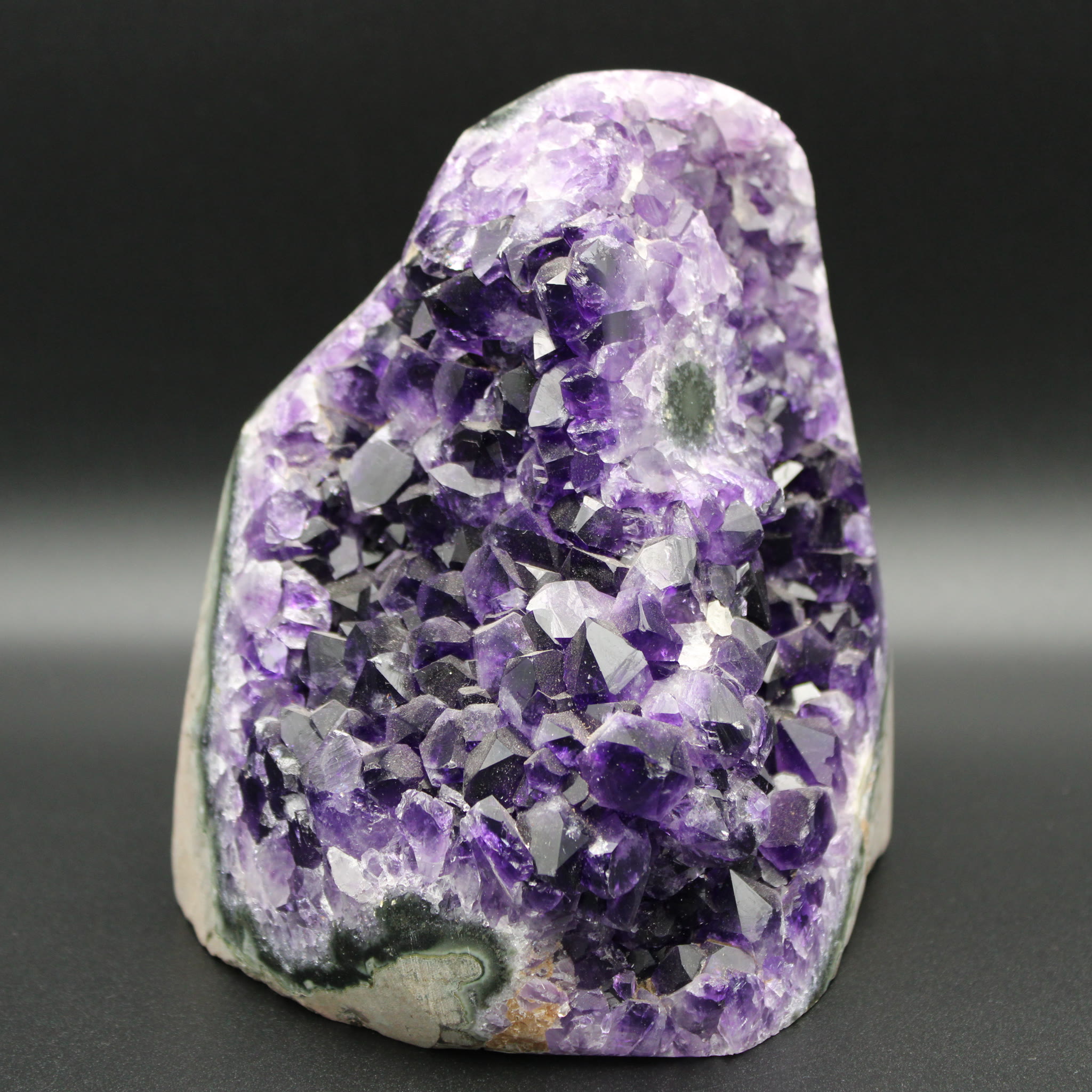 Amethyst Geode 2340g front