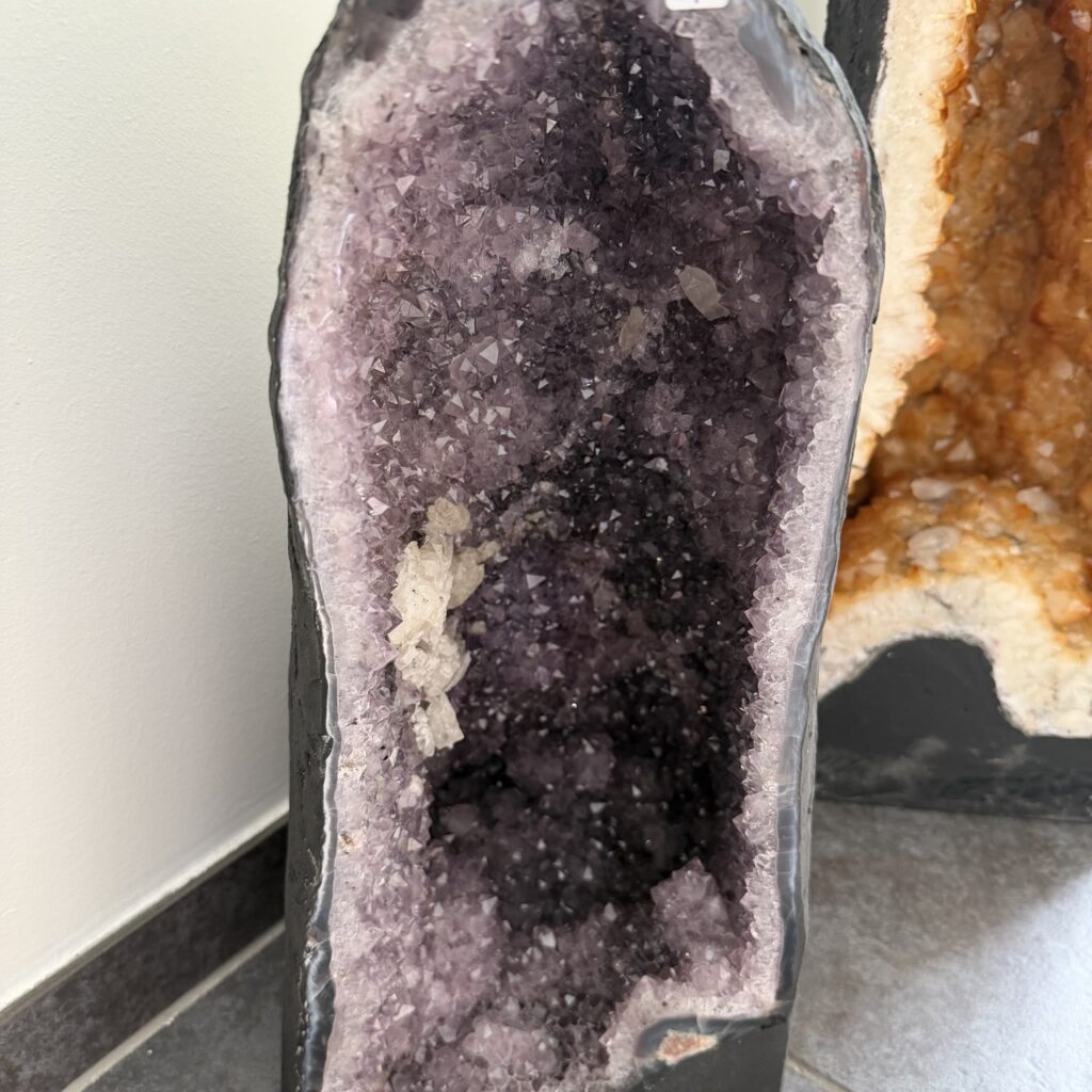 Amethystdruse mit Bergkristallcluster 23kg