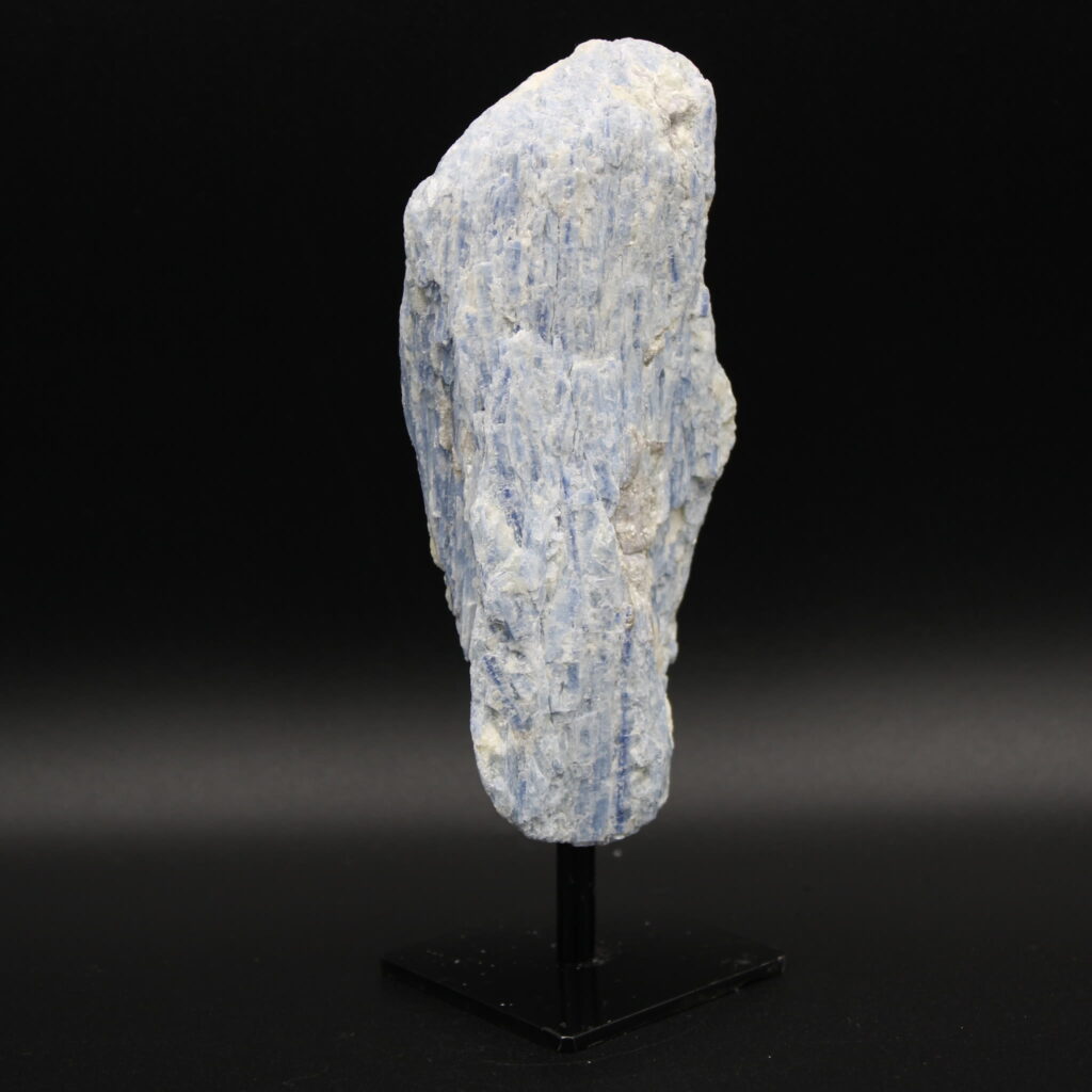 Kyanit (Disthen) auf Metallständer 357g