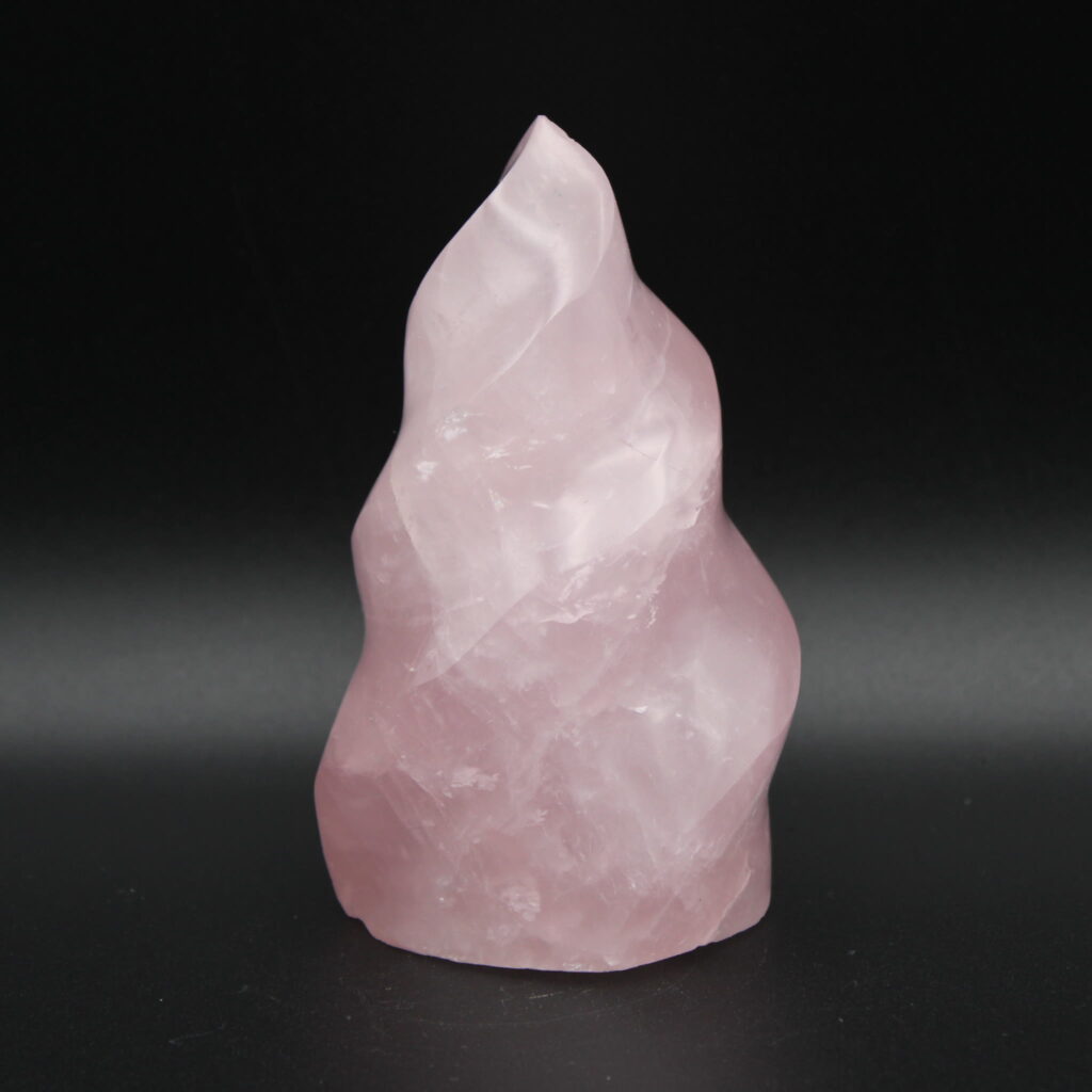 Rosenquarz Freeform Flamme 498g