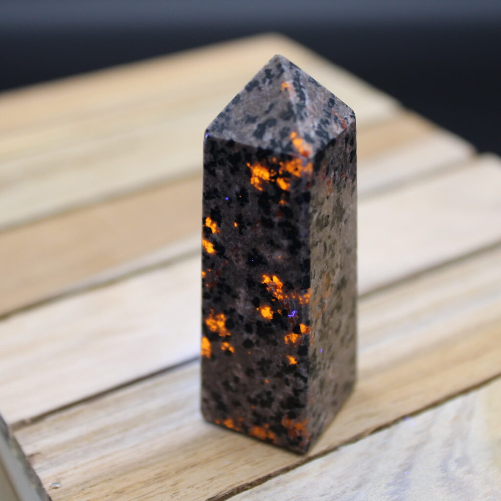 Yooperlite Obelisk