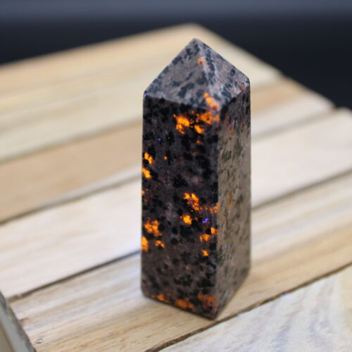 Yooperlite Obelisk