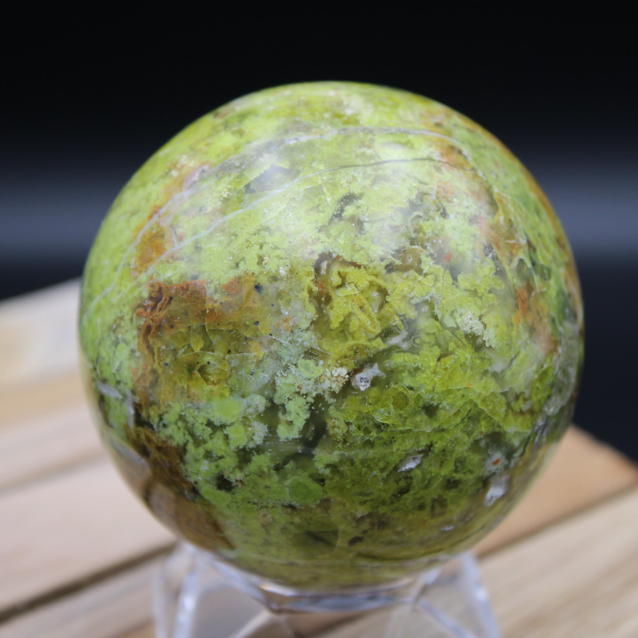 Grüner Opal Sphere 433g side