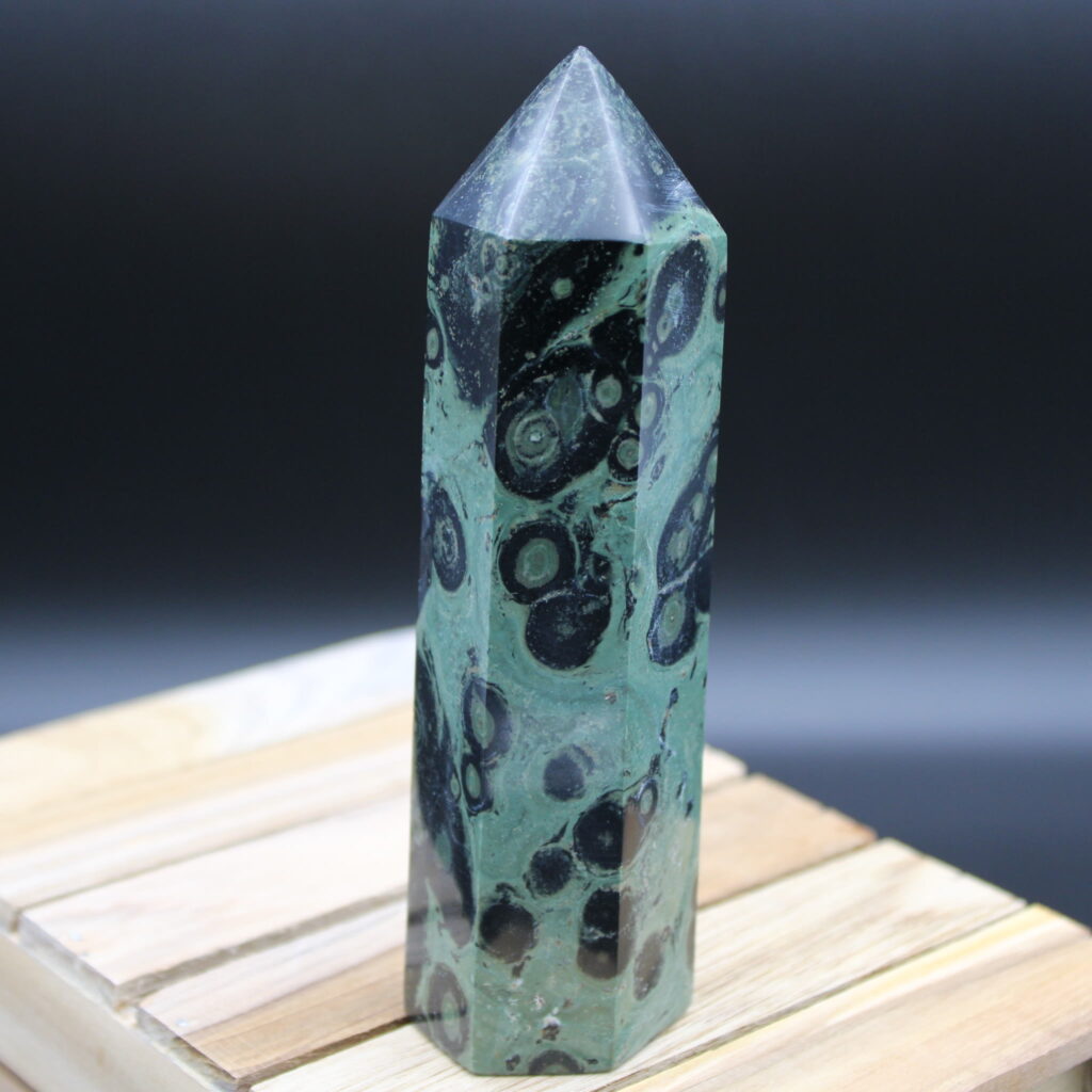 Kambaba-Jaspis Obelisk 367g