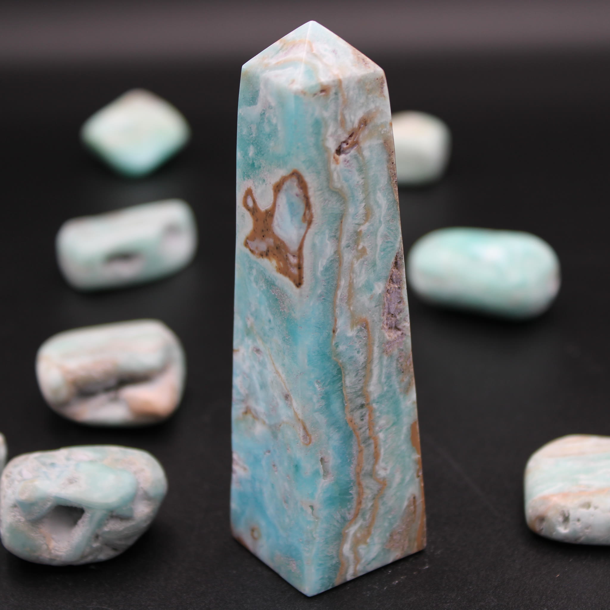 Der Horizont der Ruhe · Karibik-Calcit Obelisk · 153 g · Unikat – Bild 2