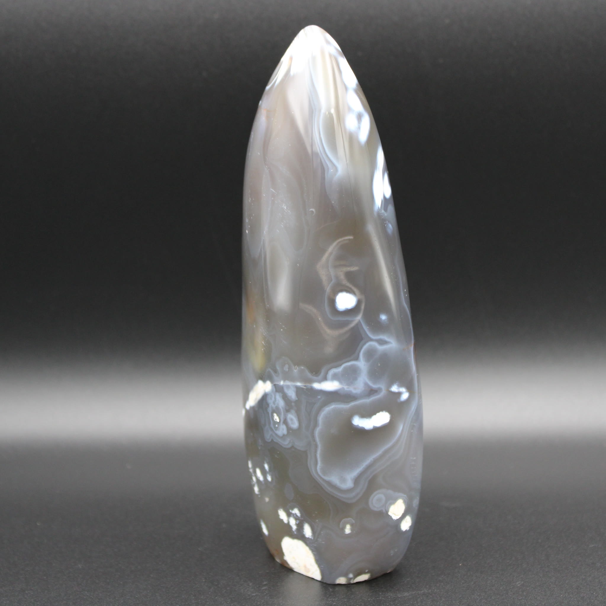Orca-Achat Freeform 903g side
