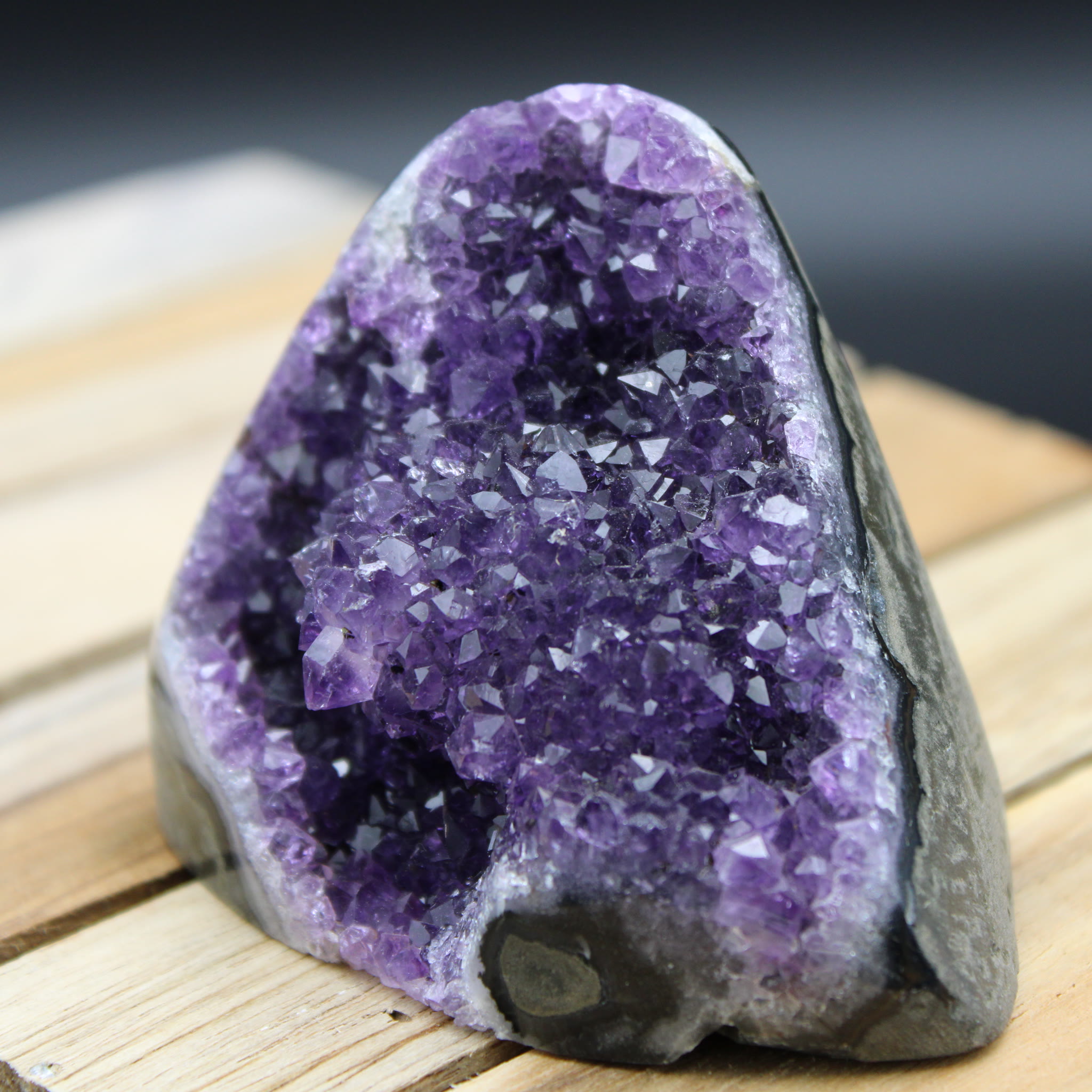 Amethyst Geode 178g front
