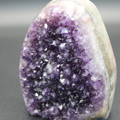 Amethyst Geode 757g closeup