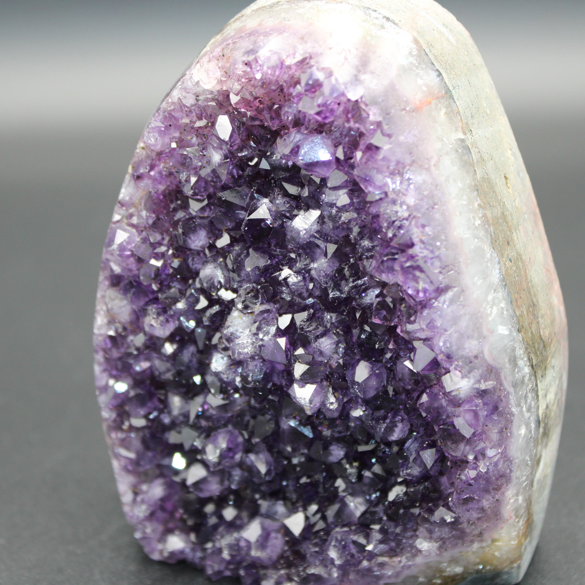 Amethyst Geode 757g closeup