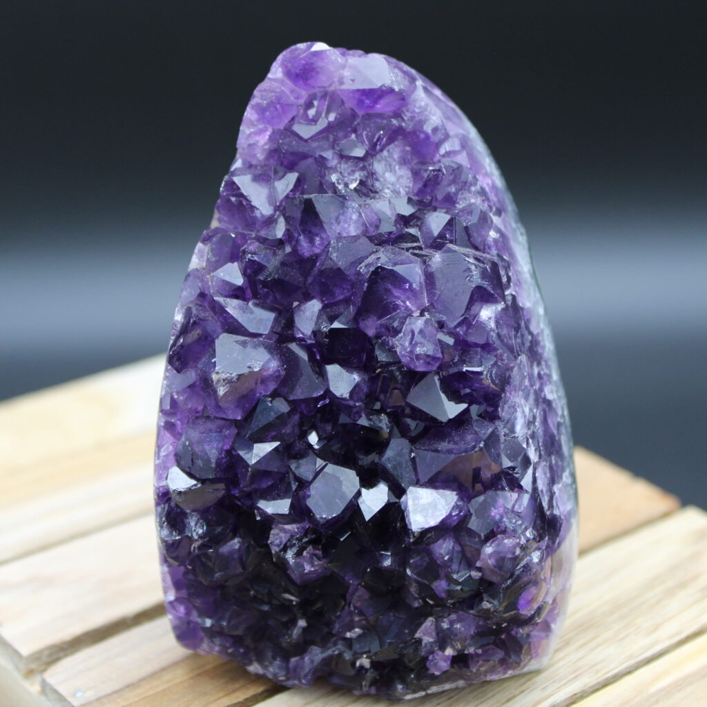 Amethyst Geode 584 g Unikat