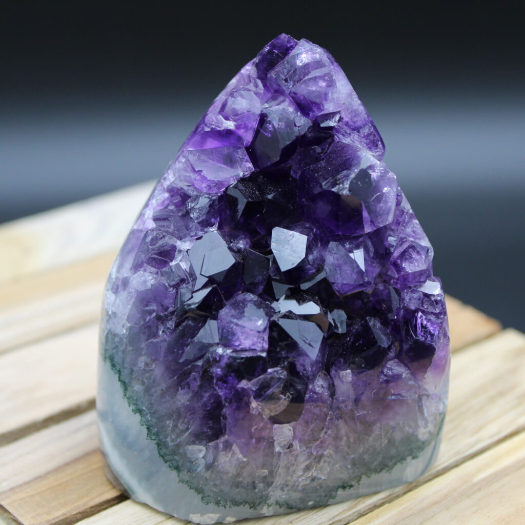 Amethyst Geode 449 g Unikat