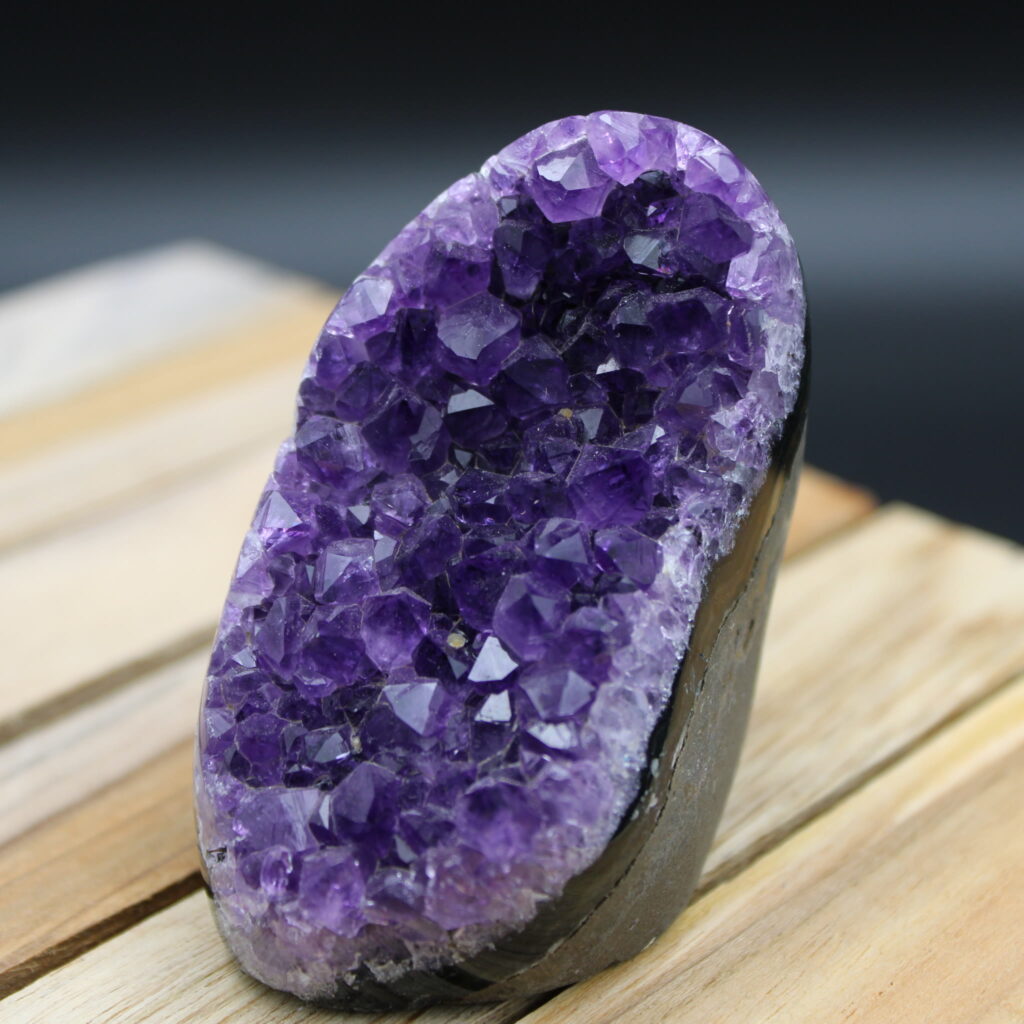 Amethyst Geode 218 g Unikat