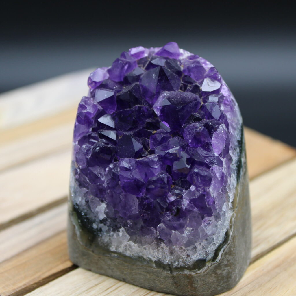 Amethyst Geode 247 g Unikat