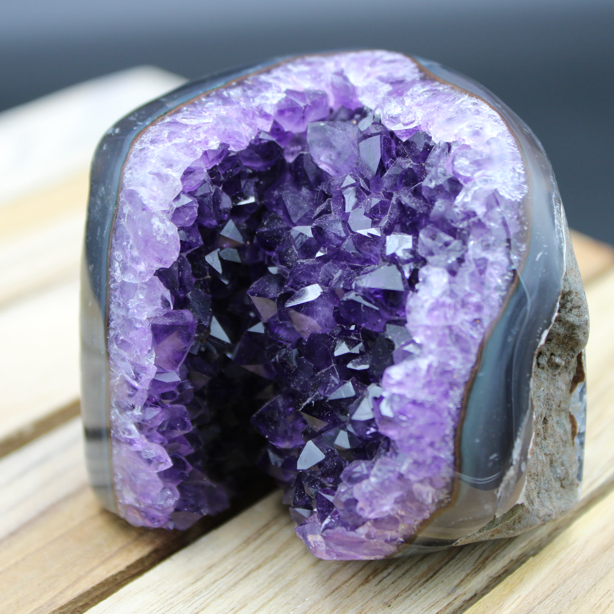 Amethyst Geode 254 g Unikat