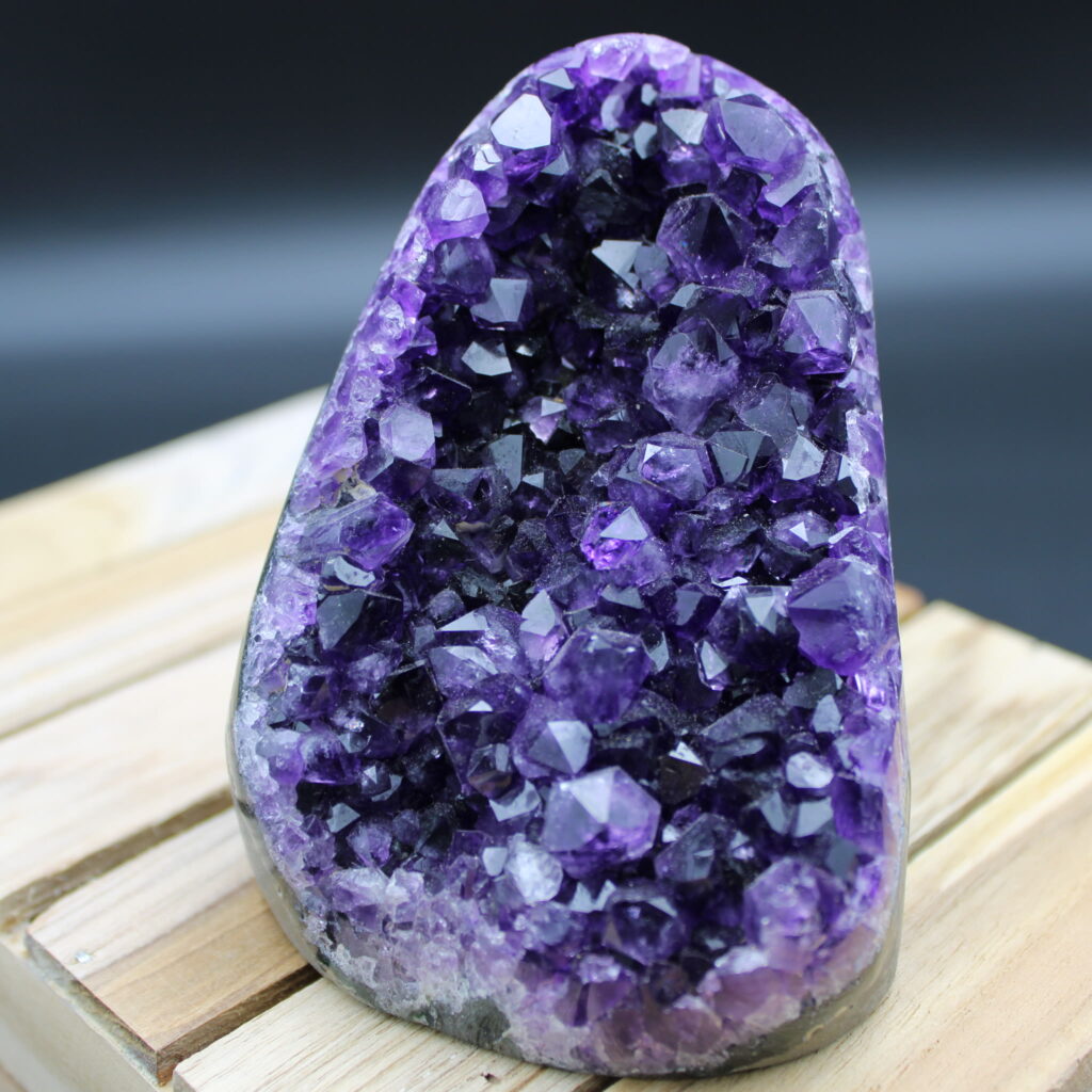 Amethyst Geode 573 g Unikat
