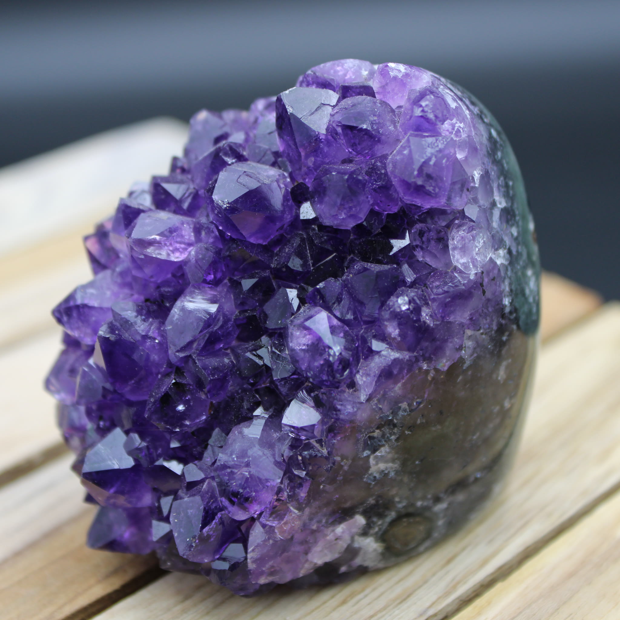 Amethyst Geode 270 g Unikat