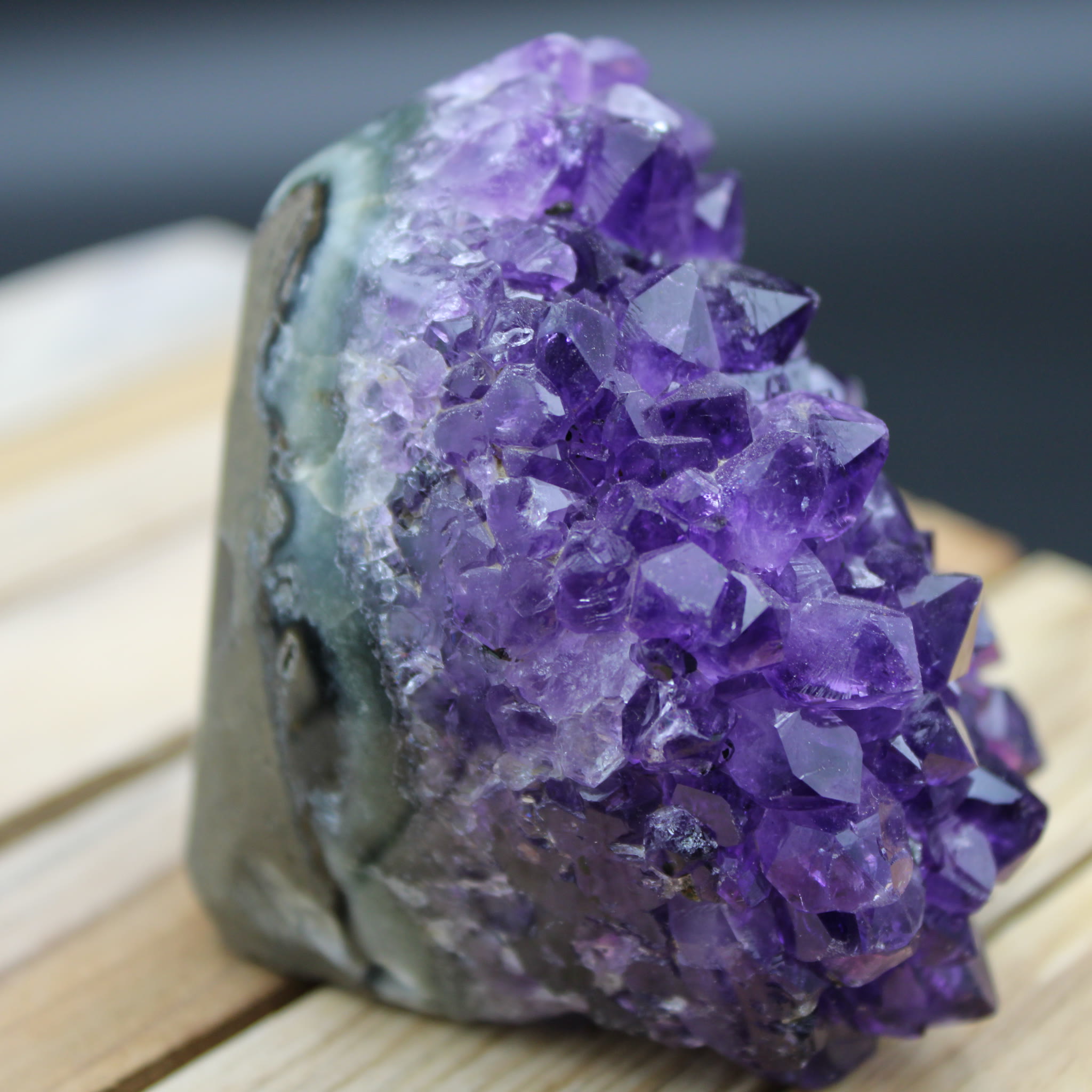 Amethyst Geode 270 g Unikat