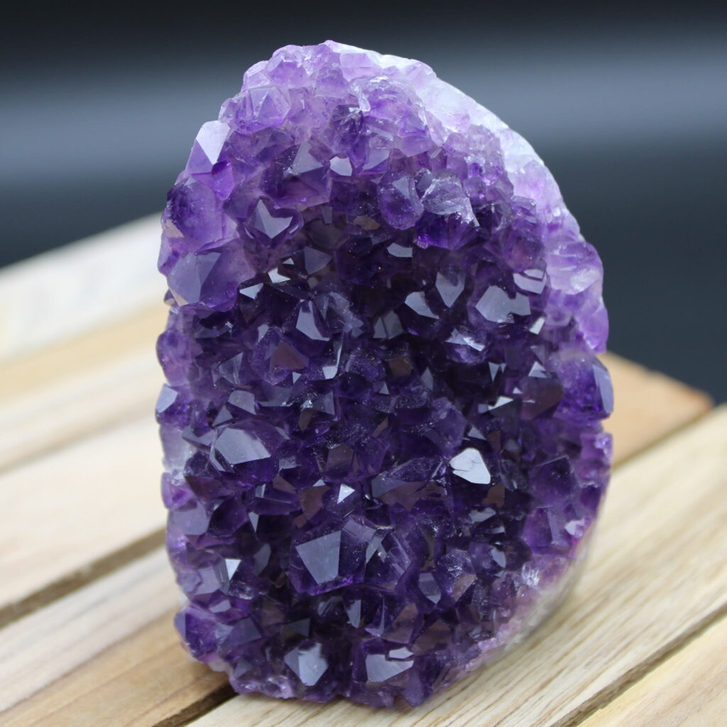 Amethyst Geode 233 g Unikat