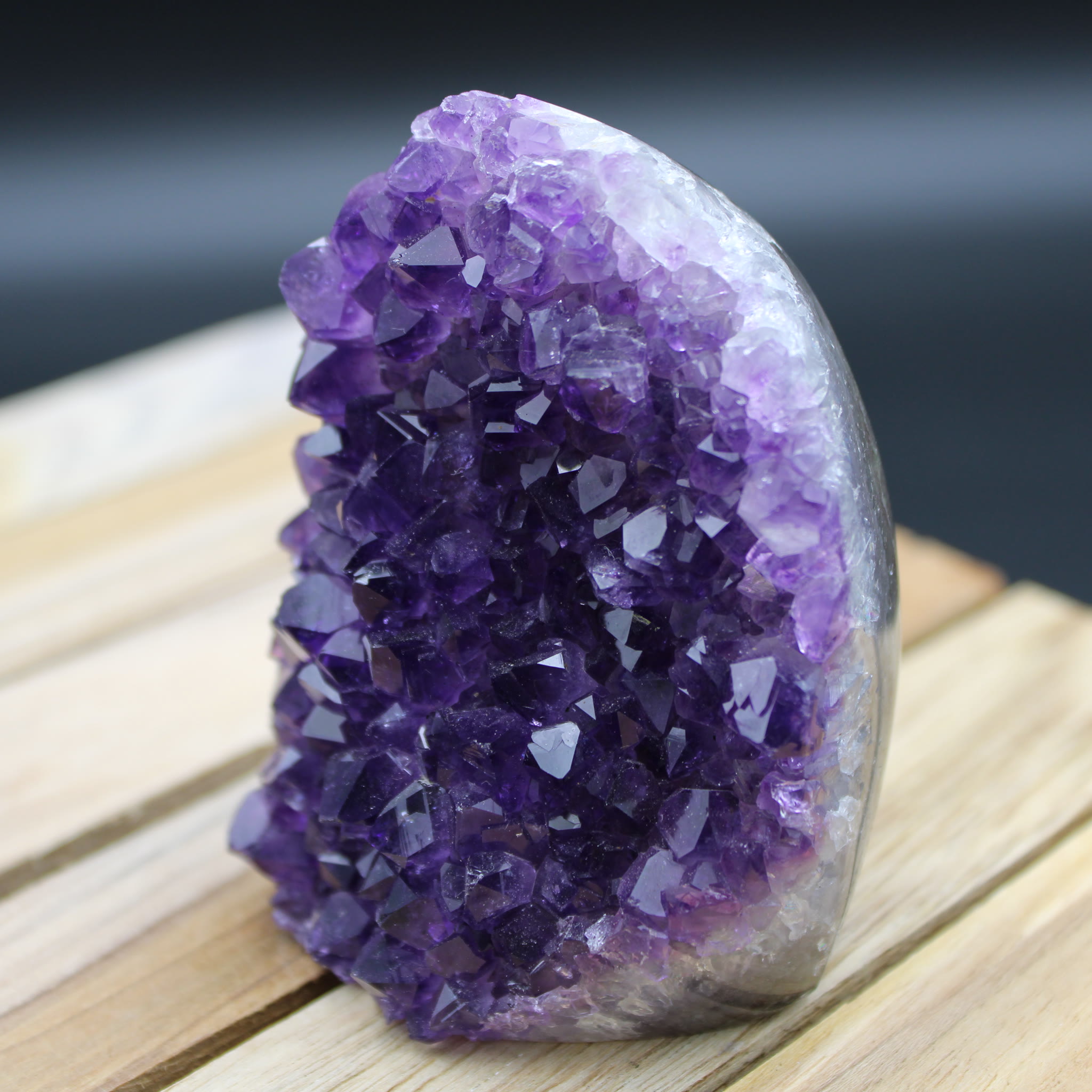 Amethyst Geode 233 g Unikat