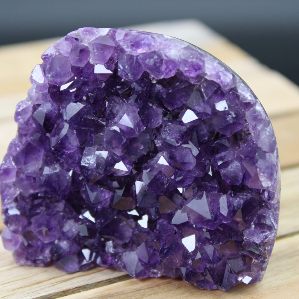 Amethyst Geode 207 g Unikat