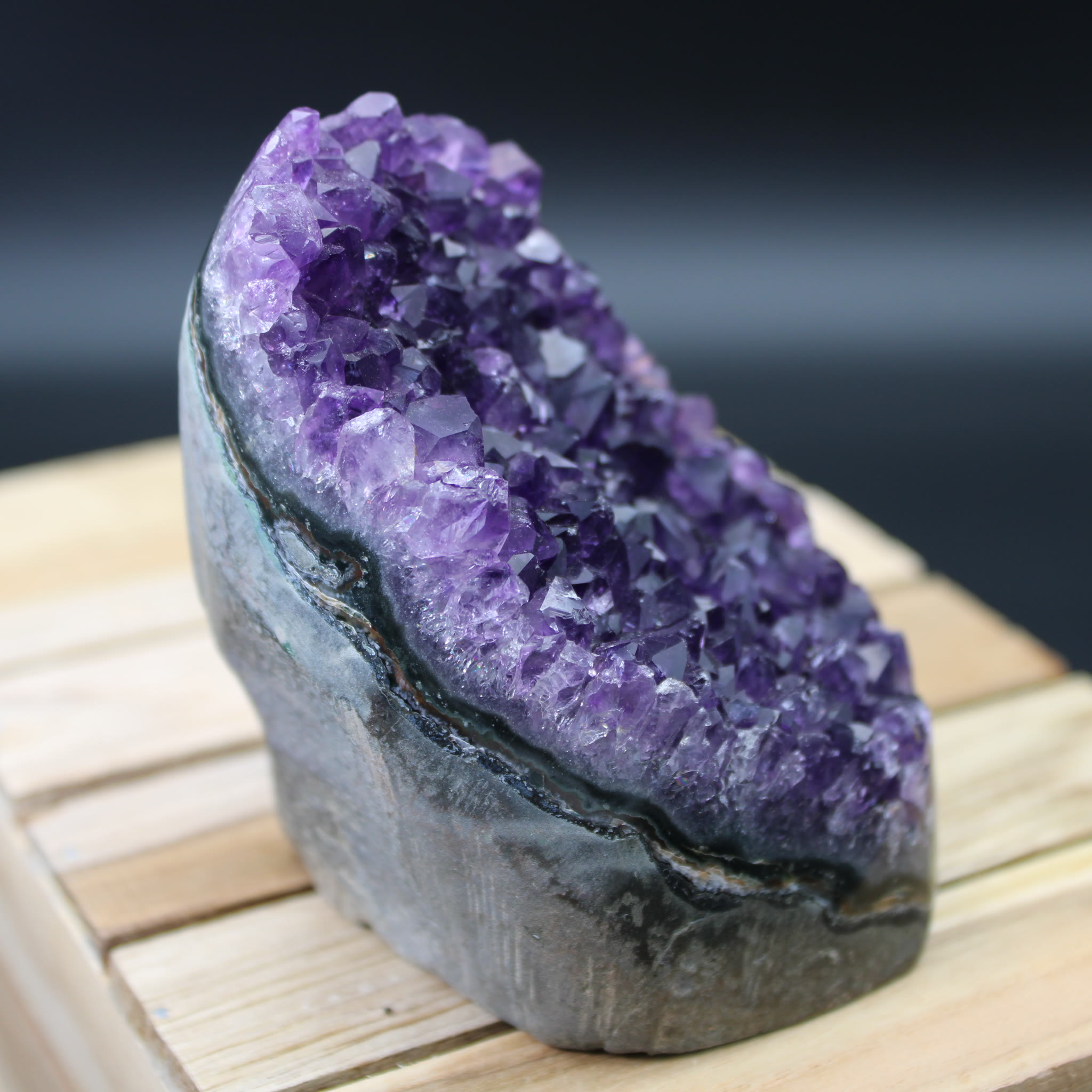 Amethyst Geode 459 g Unikat