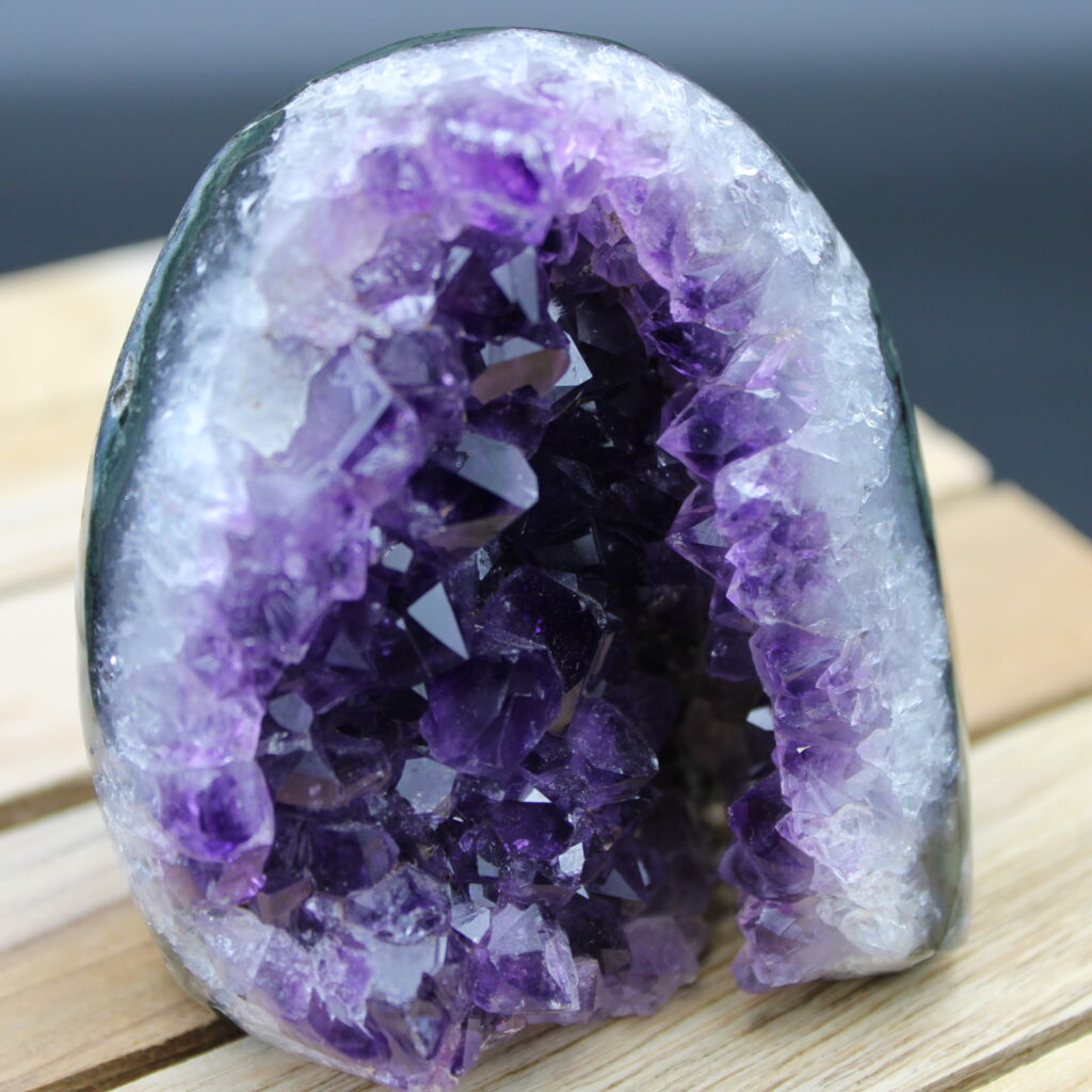 Amethyst Geode 285 g Unikat