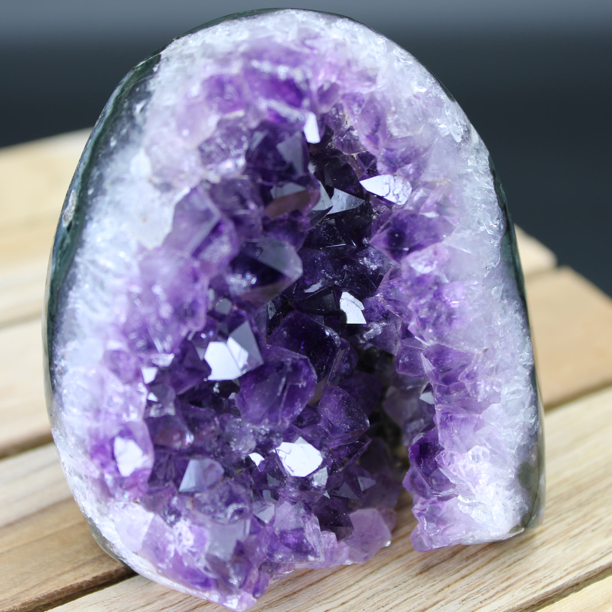 Amethyst Geode 285 g Unikat