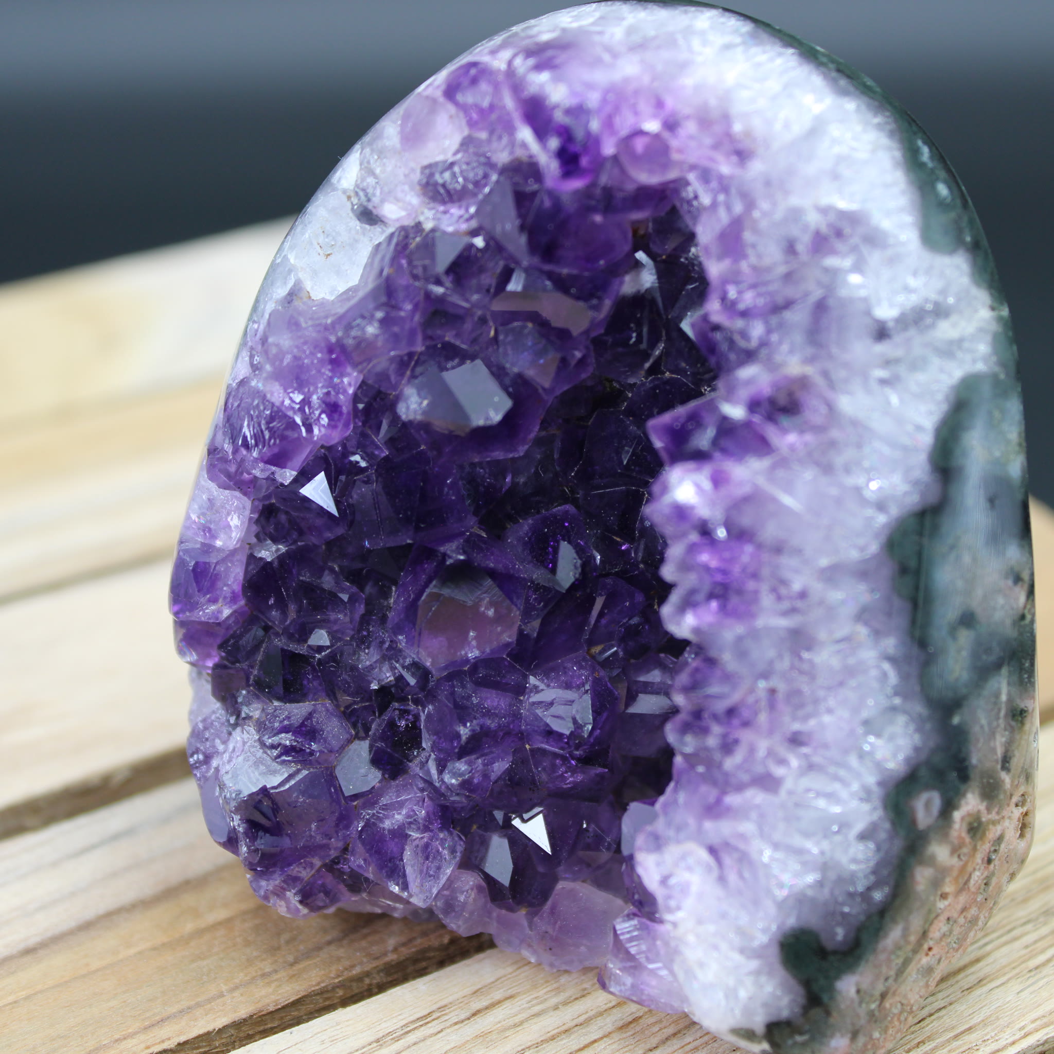 Amethyst Geode 285 g Unikat