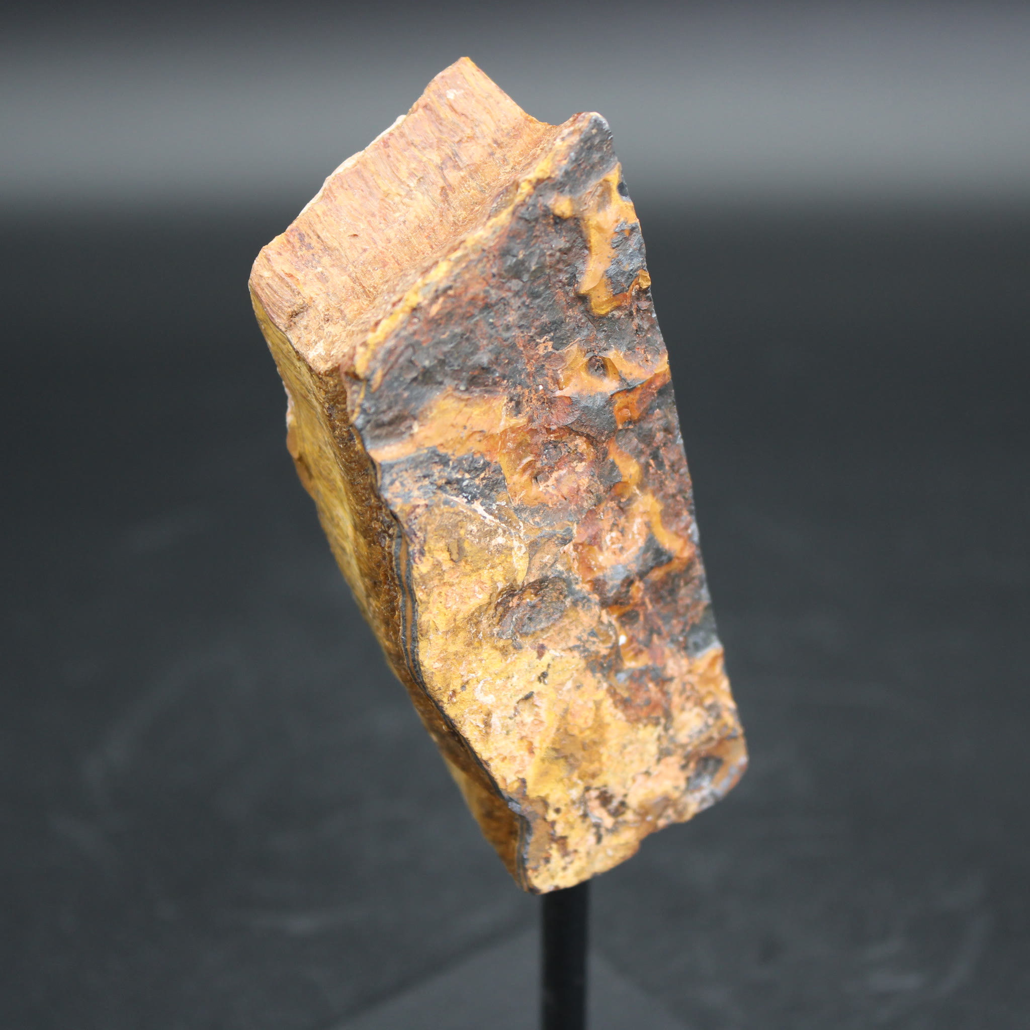Tigerauge Rohstein auf Metallständer 311 g Unikat