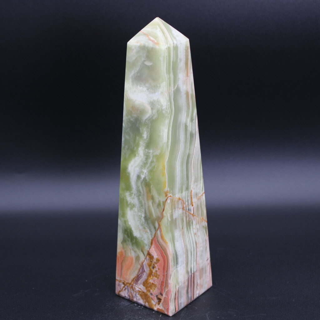 Onyx Obelisk 946 g Unikat