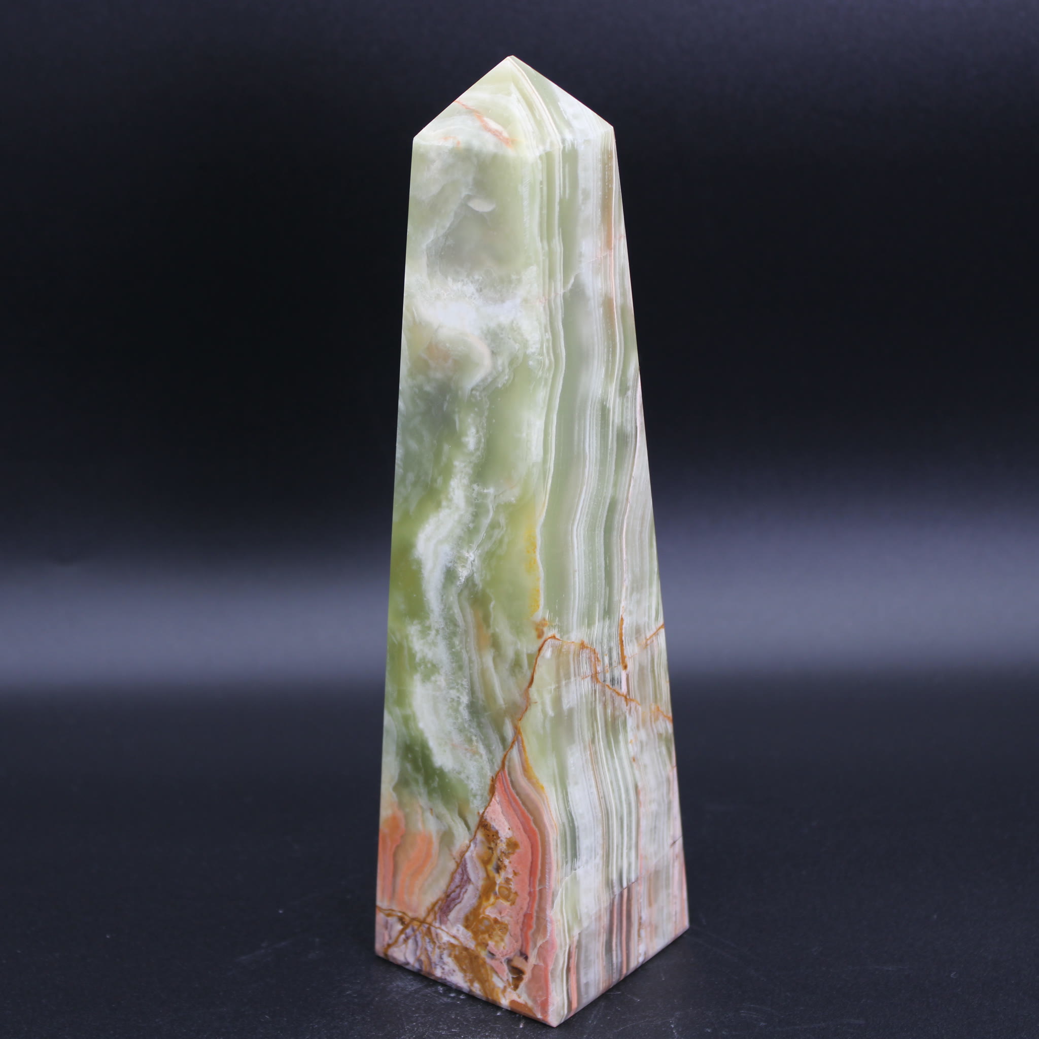 Onyx Obelisk 946 g Unikat