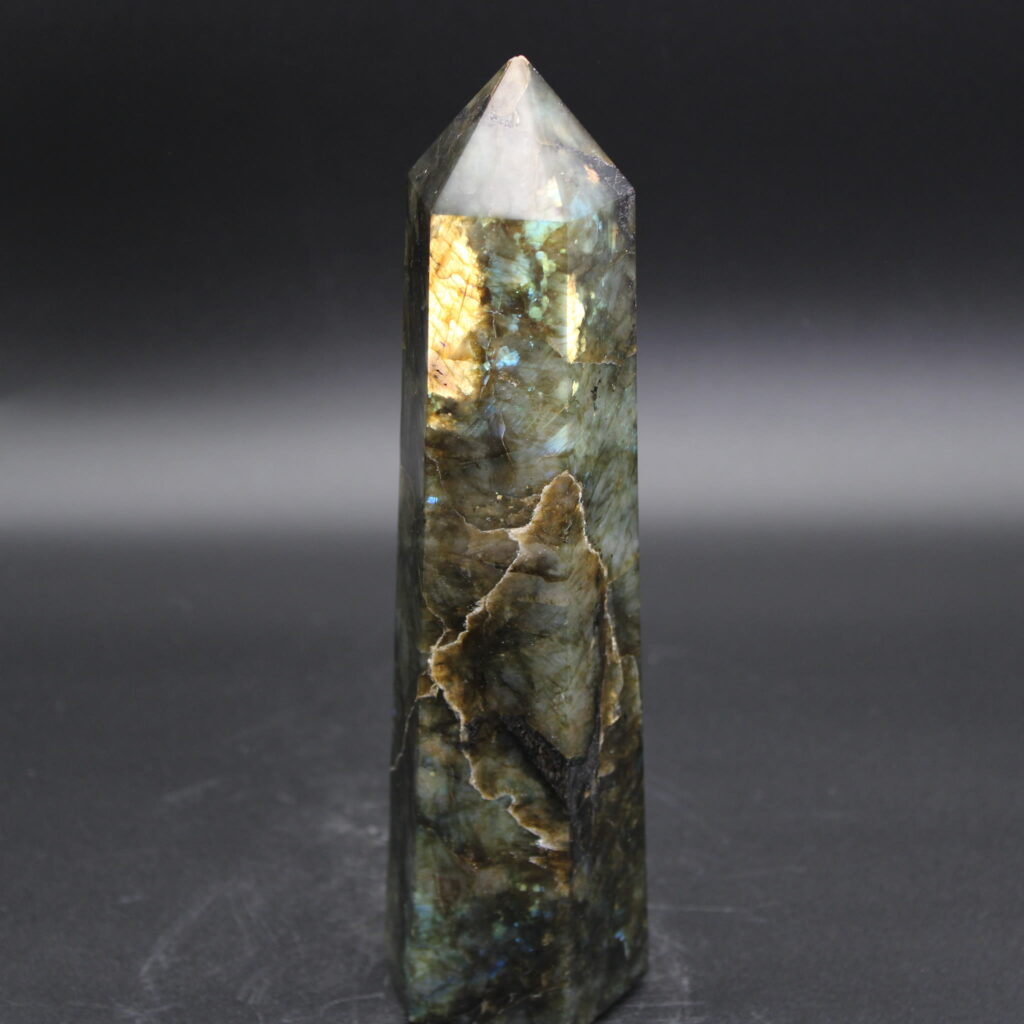 Labradorit Obelisk 748 g Unikat