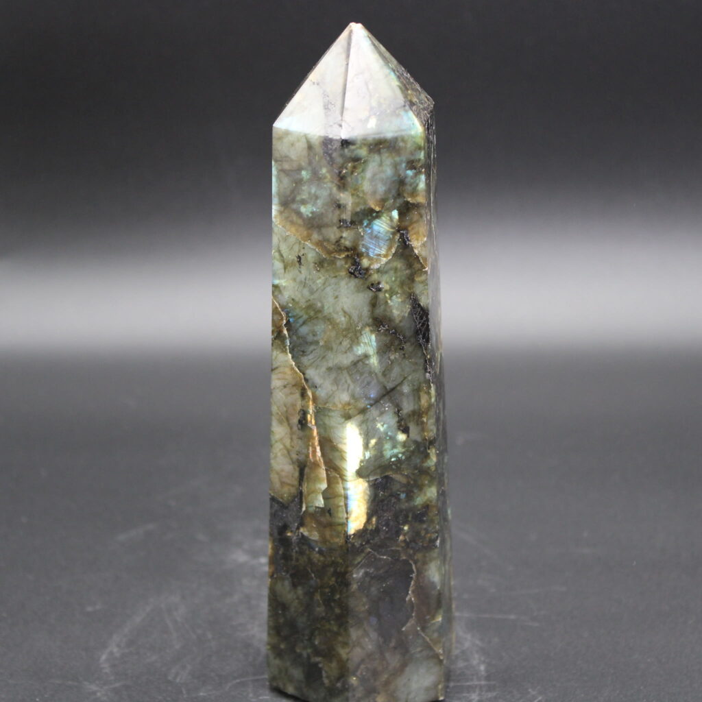 Labradorit Obelisk 748 g Unikat